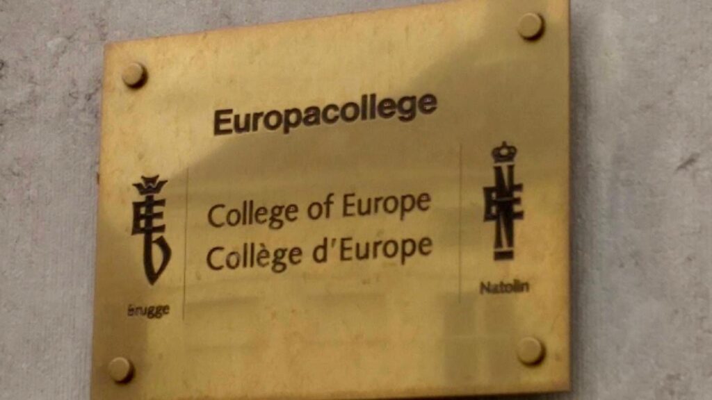 Cosa sono il Collegio d'Europa e il Servizio europeo per l'azione esterna finiti sotto indagine