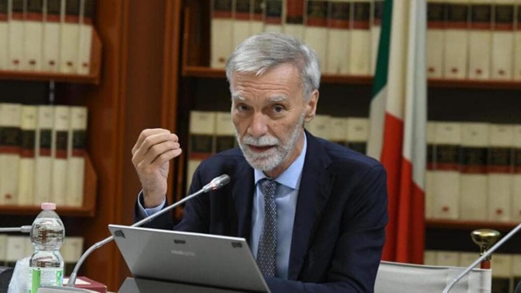 Delrio presenta un ddl contro l’antisemitismo. Boccia: “Non rappresenta il Pd”