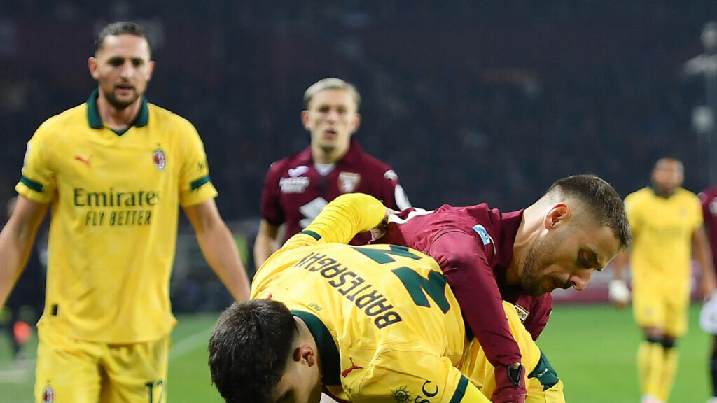 Il Milan vince in casa Torino in rimonta e torna primo - Calcio