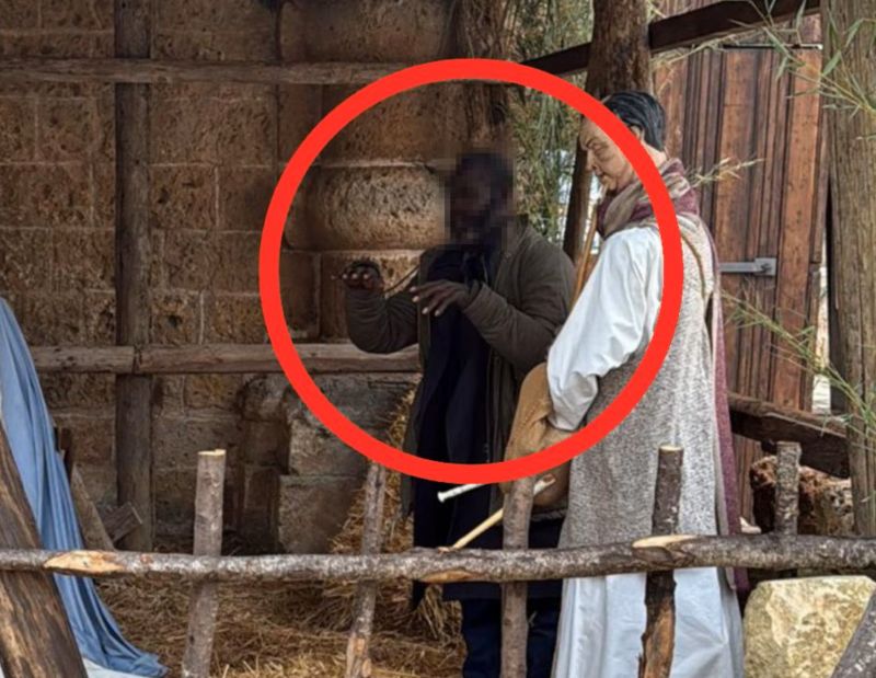 Police in Italy find wanted man posing as statue in Nativity scene Police in Italy find wanted man posing as statue in Nativity scene