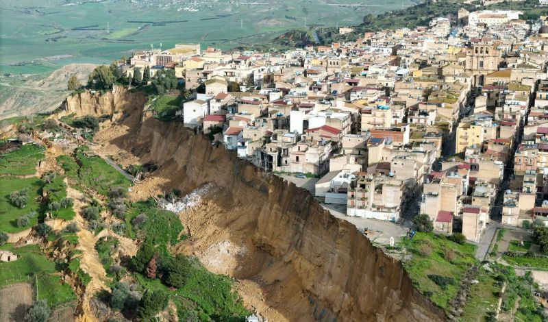 Massive landslide sparks evacuation of 1,000 residents from Italian to Massive landslide sparks evacuation of 1,000 residents from Italian to