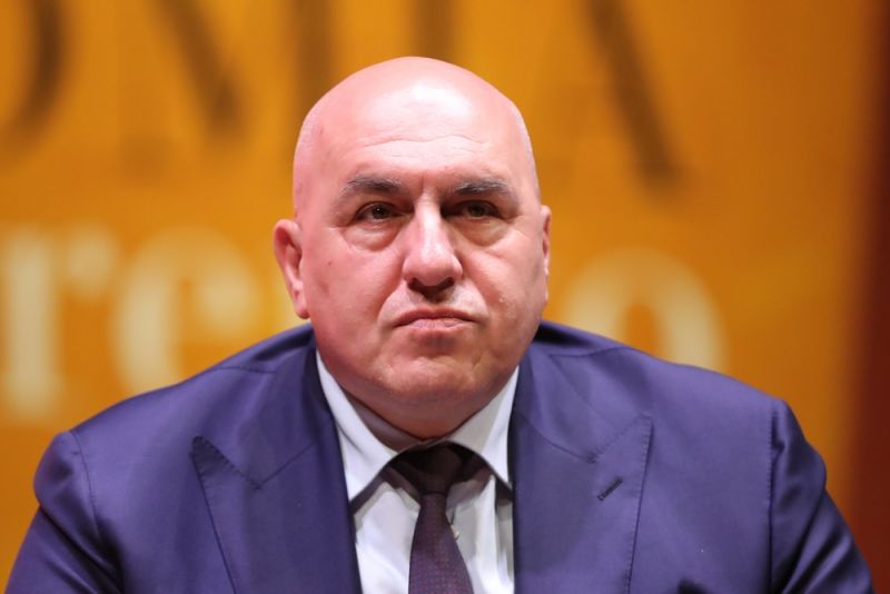 Italian minister of defence Crosetto stranded in Dubai Italian minister of defence Crosetto stranded in Dubai